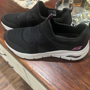 Skechers air-cooled archFit size 10